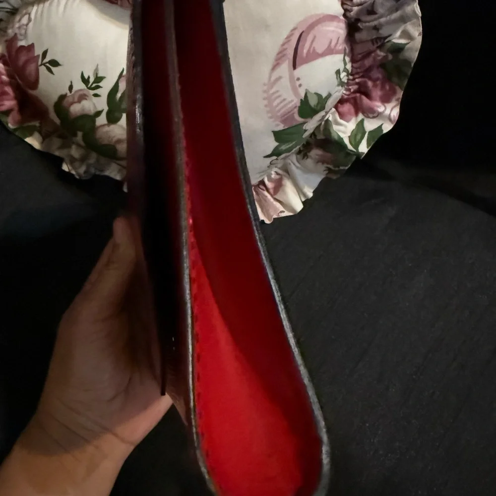 Authentic Louis Vuitton Carnime Red Epi Art Clutch - Picture 13 of 17